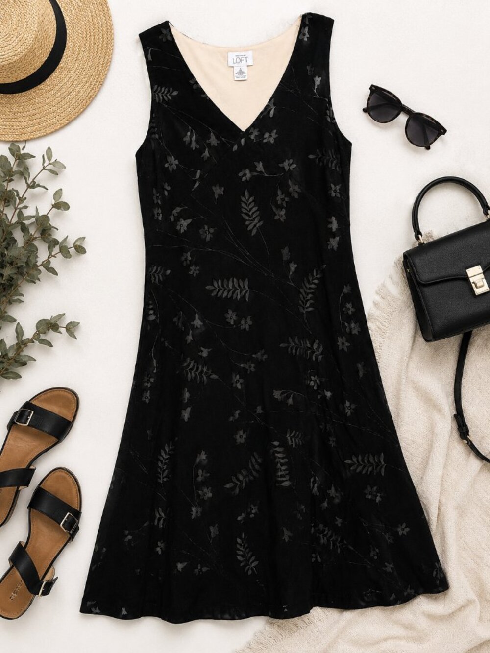 LOFT Black Floral Sleeveless Dress Size 6 V-Neck Fit & Flare